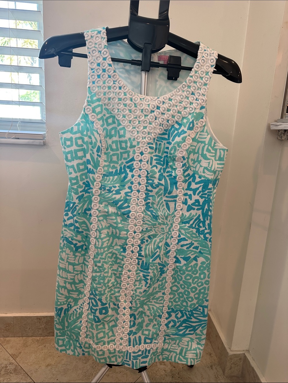 Lilly Pulitzer Aqua and White Printed Sleeveless Shift Dress with Crochet Trim